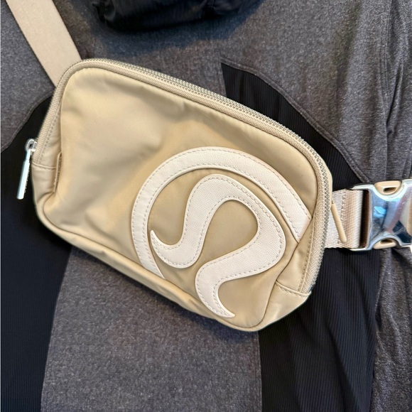 Lululemon Beige Crossbody Bag - Picture 2 of 2